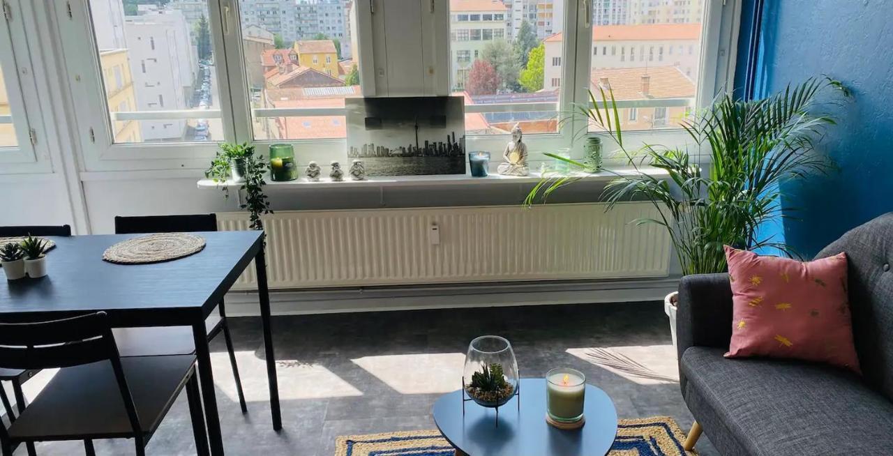 Le 610 - Cosy - Stationnement Gratuit & Wifi Apartment Saint-Etienne  Exterior photo
